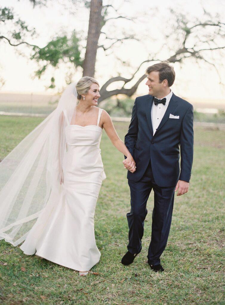 bride and groom outdoor wedding